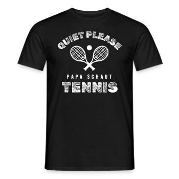 Quiet Please - Papa schaut Tennis - Männer T-Shirt - Schwarz - Vorne - AI Model Male 178 light (178cm)