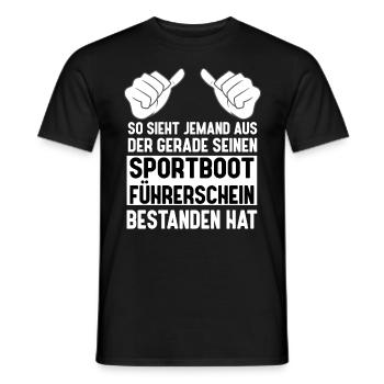 Erfolgreicher Sportbootführerschein - Bestanden - Männer T-Shirt - Schwarz - Vorne - AI Model Male 178 light (178cm)
