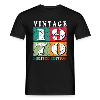 Vintage 1970 Limited Edition - Männer T-Shirt - Schwarz - Vorne - AI Model Male 178 light (178cm)