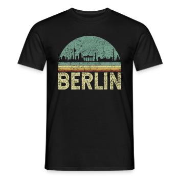 Berlin Skyline Vintage - Männer T-Shirt - Schwarz - Vorne - AI Model Male 178 light (178cm)