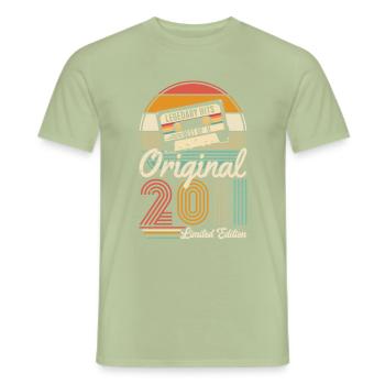 2011 - Né en 2011 - T-shirt homme - vert sauge - Devant - AI Model Male 178 light (178cm)