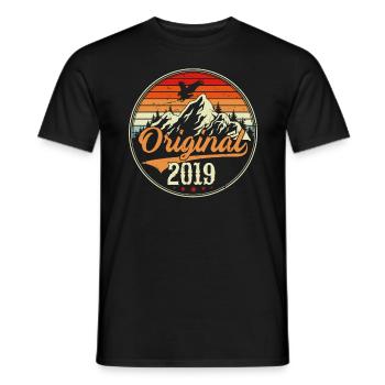 Original 2019 - Männer T-Shirt - Schwarz - Vorne - AI Model Male 178 light (178cm)