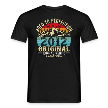 Perfekt gealtert 2012 Original - Männer T-Shirt - Schwarz - Vorne - AI Model Male 178 light (178cm)