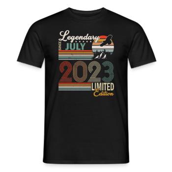 2023 | Juillet 2023 Anniversaire Parfaitement vieilli - T-shirt homme - noir - Devant - AI Model Male 178 light (178cm)