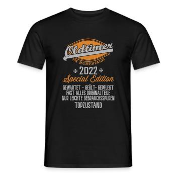 Oldtimer im Ruhestand 2022 Rentner Oldtimer - Männer T-Shirt - Schwarz - Vorne - AI Model Male 178 light (178cm)