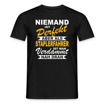 Staplerfahrer Gabelstapler Stapler Lagerist - Männer T-Shirt - Schwarz - Vorne - AI Model Male 178 light (178cm)