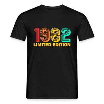 1982 geboren Jahrgang 1982 Geschenk Geburtstag - Männer T-Shirt - Schwarz - Vorne - AI Model Male 178 light (178cm)