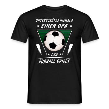 UNTERSCHÄTZE NIEMALS EINEN OPA FUßBALL SPIELT - Männer T-Shirt - Schwarz - Vorne - AI Model Male 178 light (178cm)