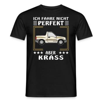 AUTO ICH FAHRE NICHT PERFEKT ABER KRASS - Männer T-Shirt - Schwarz - Vorne - AI Model Male 178 light (178cm)
