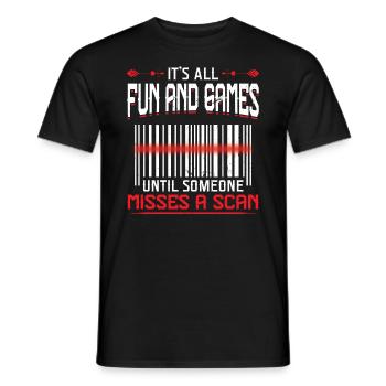 Es Ist Alles Gut, Bis Jemand Einen Scan Vergisst - Männer T-Shirt - Schwarz - Vorne - AI Model Male 178 light (178cm)