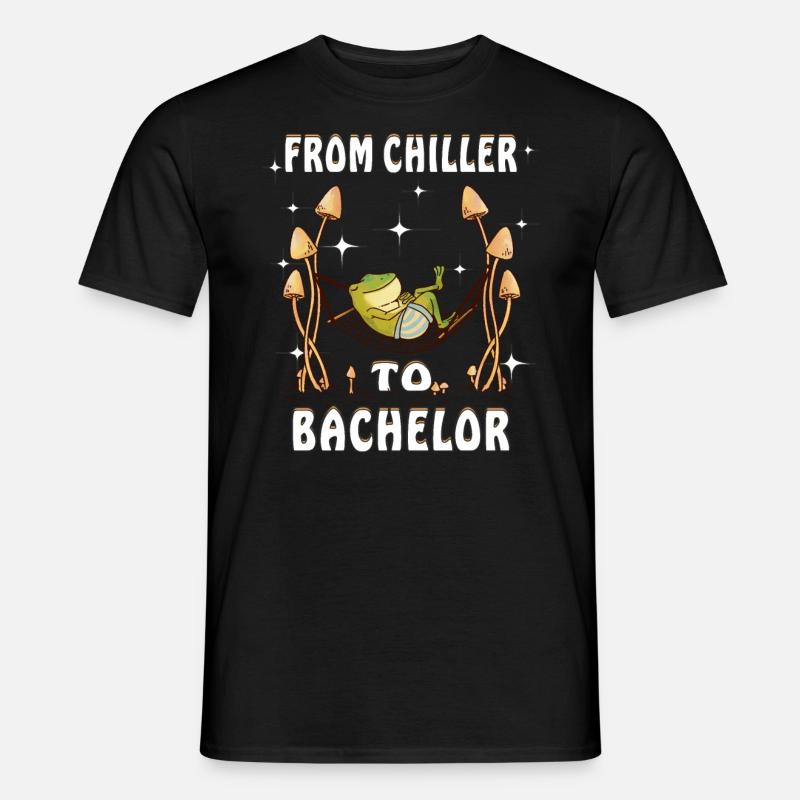 FROM CHILLER TO BACHELOR - Männer T-Shirt - Schwarz