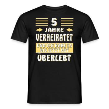 5 JAHRE VERHEIRATET - Männer T-Shirt - Schwarz - Vorne - AI Model Male 178 light (178cm)
