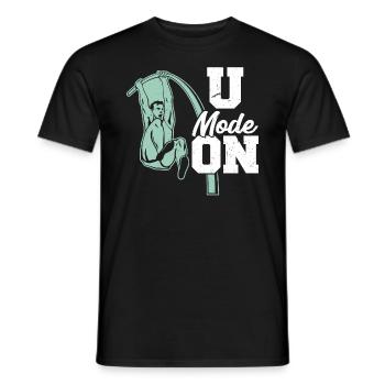 Mode U activé – Saut à la perche - T-shirt homme - noir - Devant - AI Model Male 178 light (178cm)