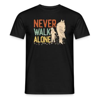 Never walk alone - Pferd - Vintage - Männer T-Shirt - Schwarz - Vorne - AI Model Male 178 light (178cm)