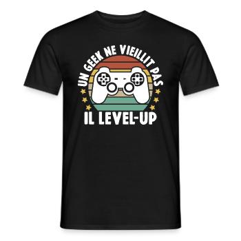 Un Geek Ne Vieillit Pas Il Level UP - T-shirt homme - noir - Devant - AI Model Male 178 light (178cm)