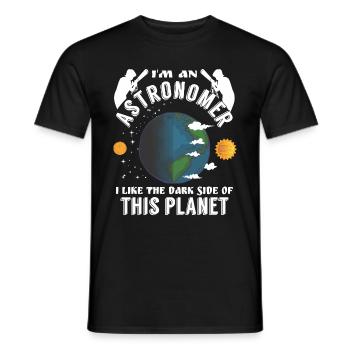 Astronome : J’aime le côté obscur de cette planète - T-shirt homme - noir - Devant - AI Model Male 178 light (178cm)