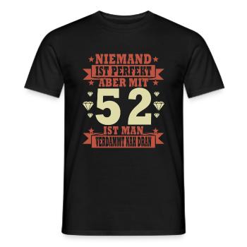 52 Jahre 52. Geburtstag lustiger Spruch Geschenk - Männer T-Shirt - Schwarz - Vorne - AI Model Male 178 light (178cm)