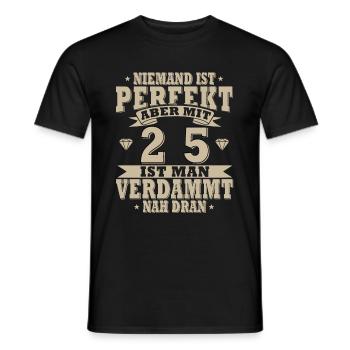 25. Geburtstag 25 Jahre 1999 Jahrgang Geschenk - Männer T-Shirt - Schwarz - Vorne - AI Model Male 178 light (178cm)