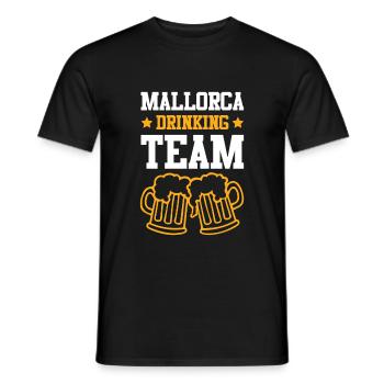 Mallorca Drinking Team - Männer T-Shirt - Schwarz - Vorne - AI Model Male 178 light (178cm)