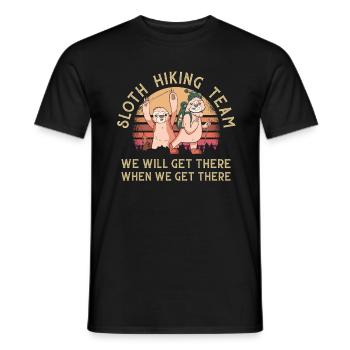 Sloth Hiking Team We Will Get There Design - Männer T-Shirt - Schwarz - Vorne - AI Model Male 178 light (178cm)