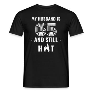 65 Jahre Geburtstag Ehemann - Männer T-Shirt - Schwarz - Vorne - AI Model Male 178 light (178cm)