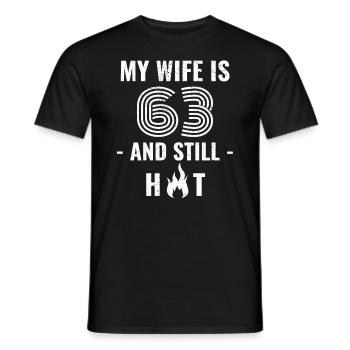 Cadeau d’anniversaire de femme de 63 ans - T-shirt homme - noir - Devant - AI Model Male 178 light (178cm)