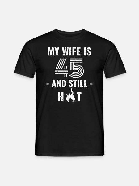 45 years birthday wife gift - Men's T-Shirt - black