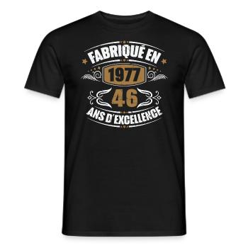Cadeau d'anniversaire 46 ans, Fabriqué en 1977 - T-shirt homme - noir - Devant - AI Model Male 178 light (178cm)