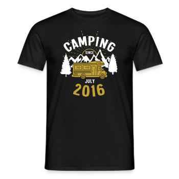 Anniversaire: Camping depuis juillet 2016 Camping-car - T-shirt homme - noir - Devant - AI Model Male 178 light (178cm)