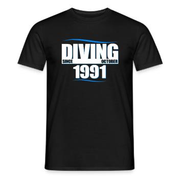 Anniversaire du plongeur - Plongée depuis octobre 1991 - T-shirt homme - noir - Devant - AI Model Male 178 light (178cm)