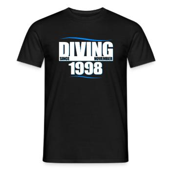 Taucher Geburtstag - Diving since November 1998 - Männer T-Shirt - Schwarz - Vorne - AI Model Male 178 light (178cm)