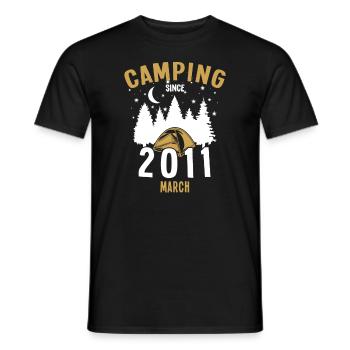 Anniversaire: Camping depuis mars 2011 Camping - T-shirt homme - noir - Devant - AI Model Male 178 light (178cm)