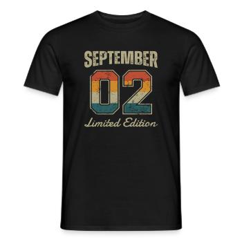 Date de naissance : Septembre 2002 - Edition Limitée Rétro - T-shirt homme - noir - Devant - AI Model Male 178 light (178cm)