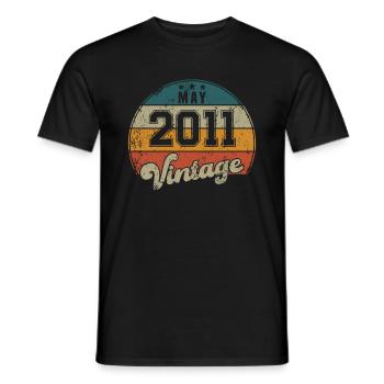 Vintage Geburtstag - Mai 2011 - Geschenkidee - Männer T-Shirt - Schwarz - Vorne - AI Model Male 178 light (178cm)