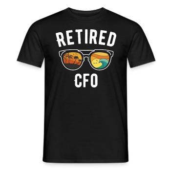 Retired CFO Beach Getaway Design - Männer T-Shirt - Schwarz - Vorne - AI Model Male 178 light (178cm)