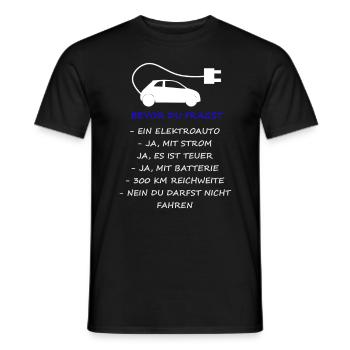 Elektroauto Strom Batterie - Männer T-Shirt - Schwarz - Vorne - AI Model Male 178 light (178cm)