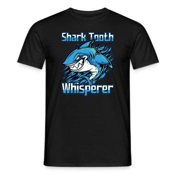 Conception de collecteur de dents fossiles pour un fossile de requin - T-shirt homme - noir - Devant - AI Model Male 178 light (178cm)