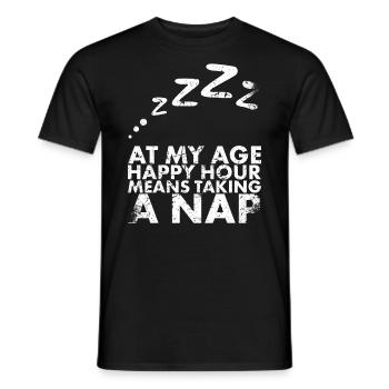 In Meinem Alter Bedeutet Happy Hour, Ein - Männer T-Shirt - Schwarz - Vorne - AI Model Male 178 light (178cm)