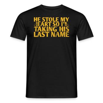 Er Hat Mein Herz Gestohlen, Also Nehme Ich Sein - Männer T-Shirt - Schwarz - Vorne - AI Model Male 178 light (178cm)