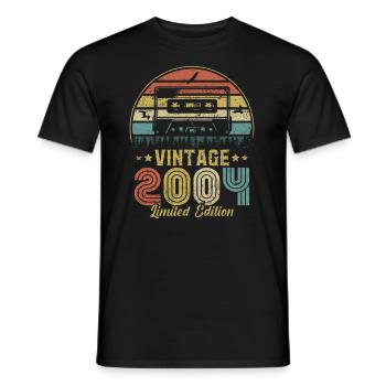 Vintage-Kassette 2004 - Männer T-Shirt - Schwarz - Vorne - AI Model Male 178 light (178cm)