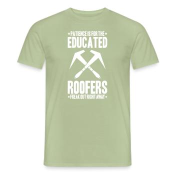 Dachdecker Dachdeckerei Dachdecken Roofer Roofing - Männer T-Shirt - Sage - Vorne - AI Model Male 178 light (178cm)