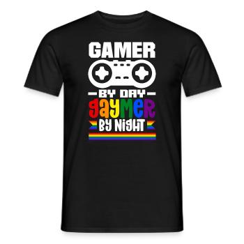 Gamer by day Gaymer by night Rainbow Pride LGBTQ+ - Männer T-Shirt - Schwarz - Vorne - AI Model Male 178 light (178cm)