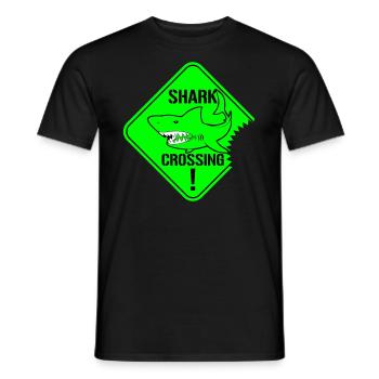 Shark Crossing Warnzeichen - Männer T-Shirt - Schwarz - Vorne - AI Model Male 178 light (178cm)