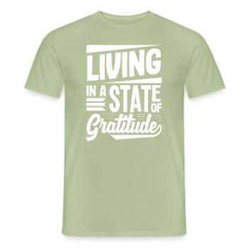 Living in a State of Gratitude Positive Message - Männer T-Shirt - Sage - Vorne - AI Model Male 178 light (178cm)