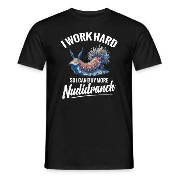 Ich Arbeite Hart, Damit Ich Mehr Nacktschnecken - Männer T-Shirt - Schwarz - Vorne - AI Model Male 178 light (178cm)