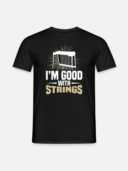 I'm good with strings - Men's T-Shirt - black