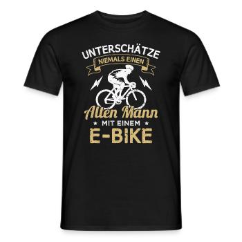 Fahrrad Rentner E-Bike Radfahrer - Männer T-Shirt - Schwarz - Vorne - AI Model Male 178 light (178cm)