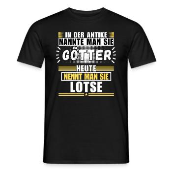 Götter in der Antike. Heute Lotse - Männer T-Shirt - Schwarz - Vorne - AI Model Male 178 light (178cm)
