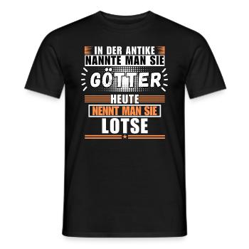 Götter in der Antike. Heute Lotse - Männer T-Shirt - Schwarz - Vorne - AI Model Male 178 light (178cm)