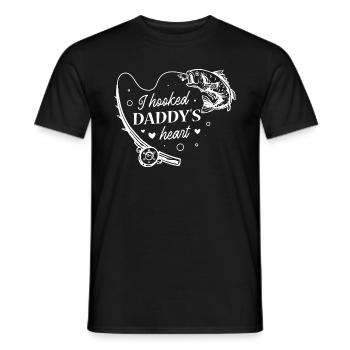 I Hooked Daddy's Heart Fishing Father's Day - Männer T-Shirt - Schwarz - Vorne - AI Model Male 178 light (178cm)